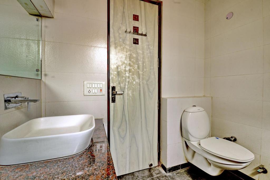 Hotel Goel Residency Delhi Zewnętrze zdjęcie