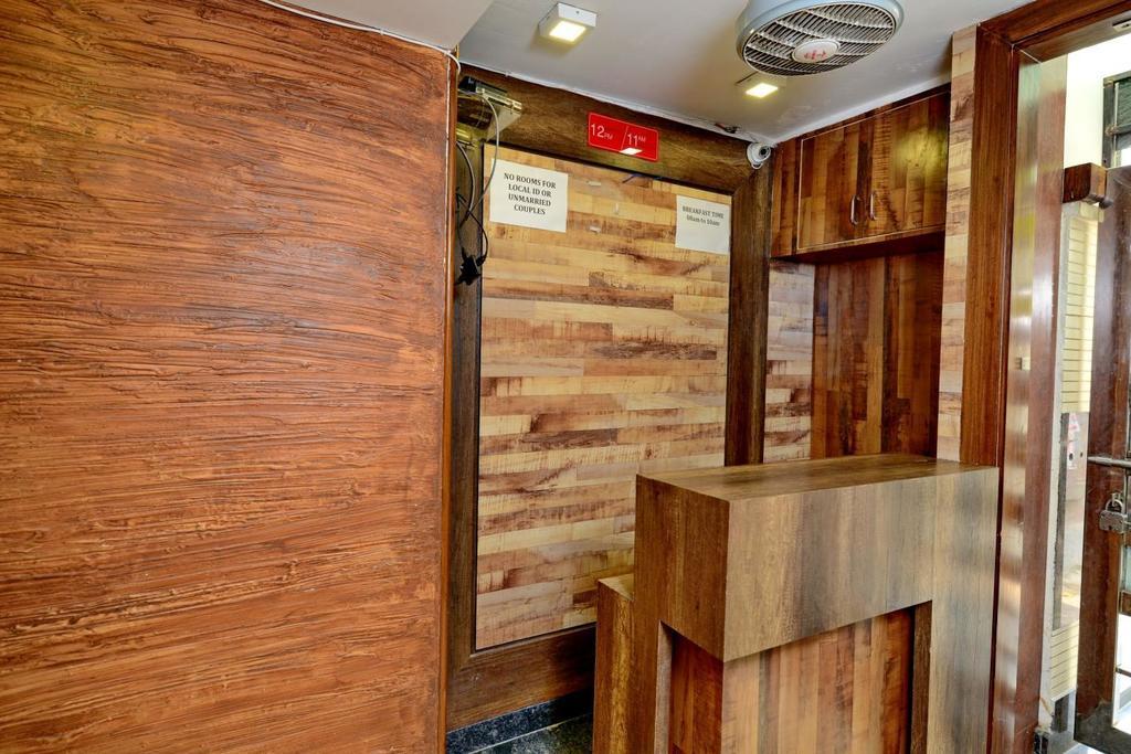 Hotel Goel Residency Delhi Zewnętrze zdjęcie